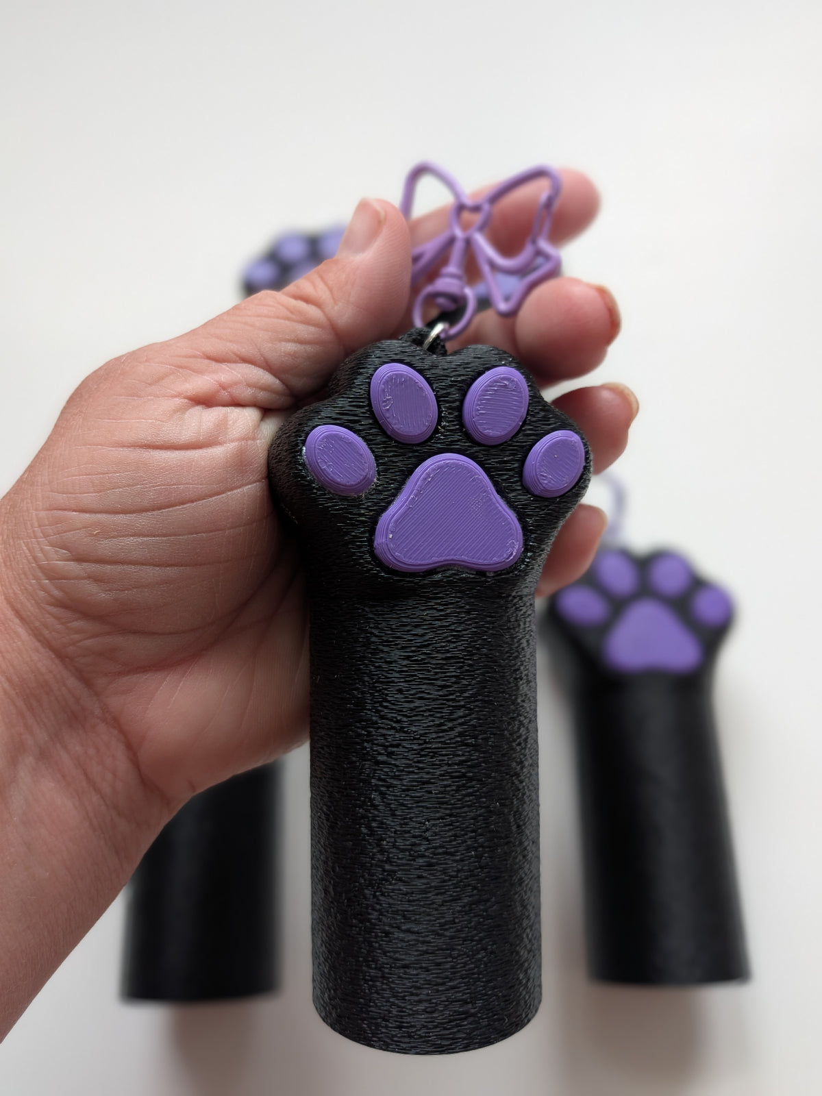 Black Cat Paw Chapstick Holder | Lip Balm & Lip Gloss Keychain | Cute 3D Printed Paw Container | Purse Charm | Gift for Cat Lovers l Lipstick Holder