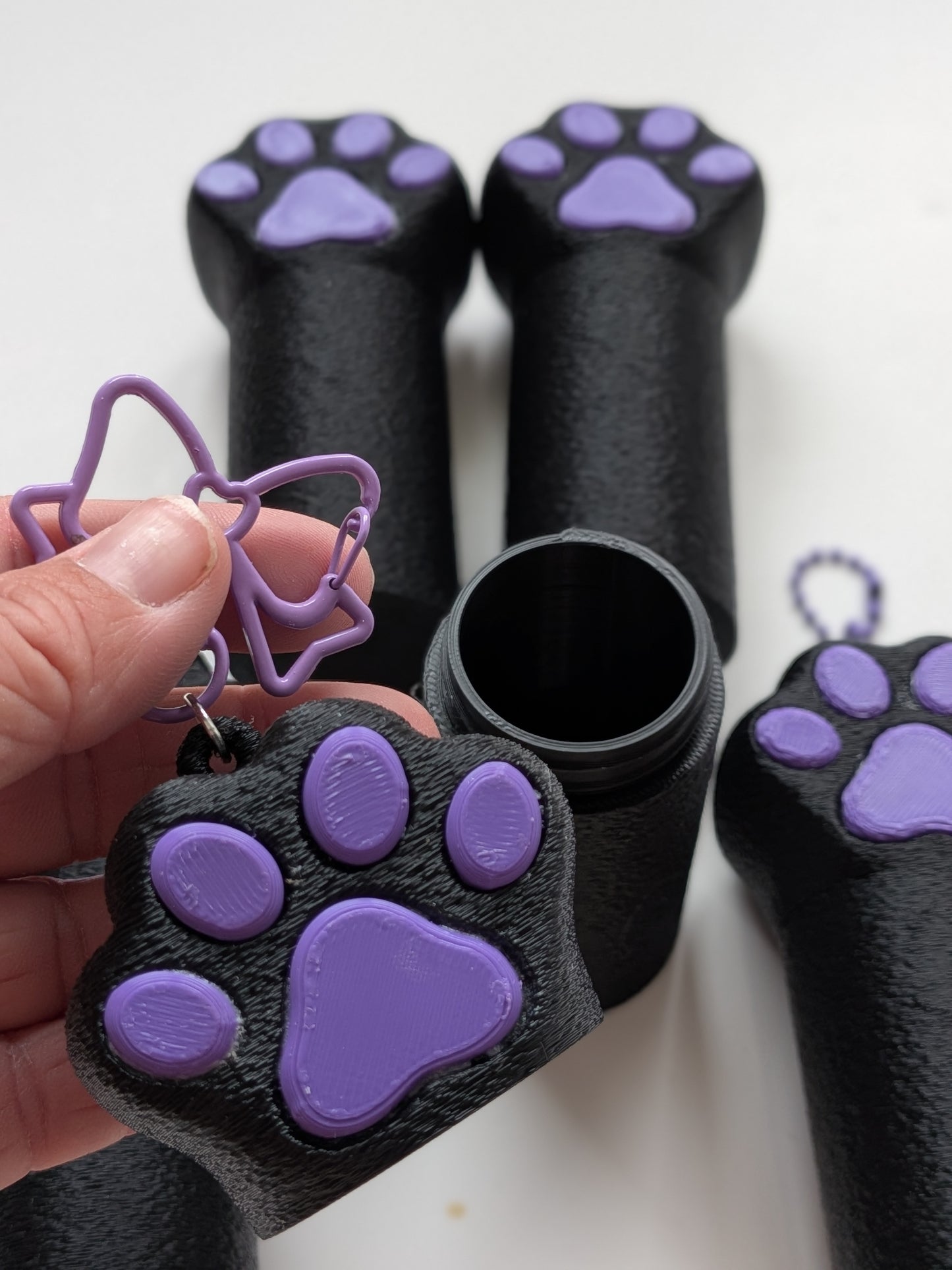 Black Cat Paw Chapstick Holder | Lip Balm & Lip Gloss Keychain | Cute 3D Printed Paw Container | Purse Charm | Gift for Cat Lovers l Lipstick Holder
