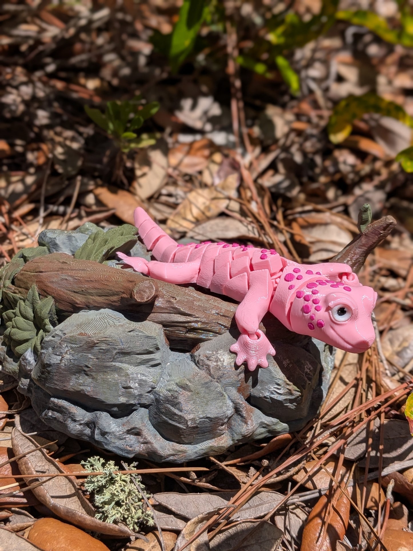 Gecko Figurine with Stand, Articulated Flexi Lizard, Pink Reptile Decor